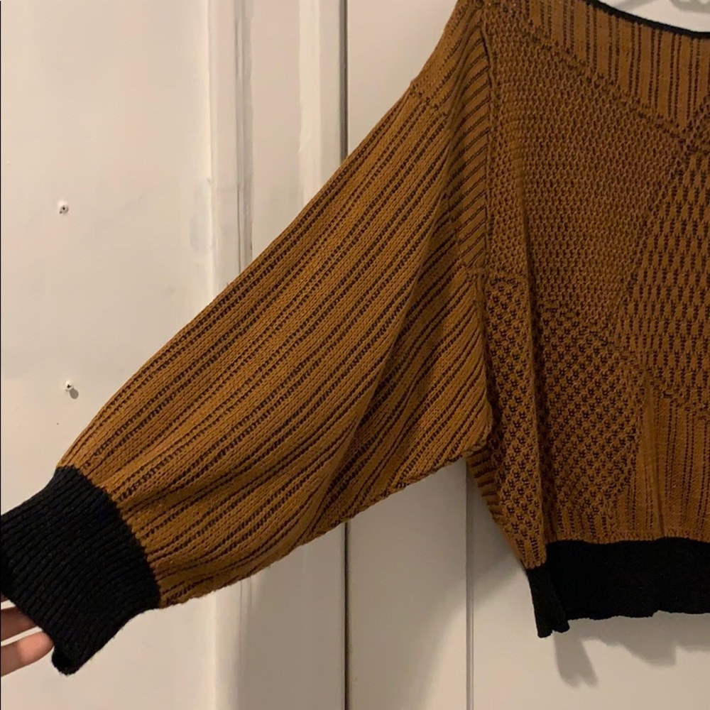 Sweater - Picture 4 of 4